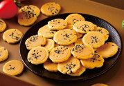 Decorated round pancake finished product showcasing baking quality
